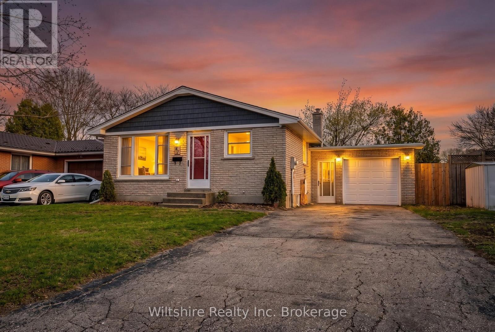 47 VAN NORMAN DRIVE, Tillsonburg, Ontario