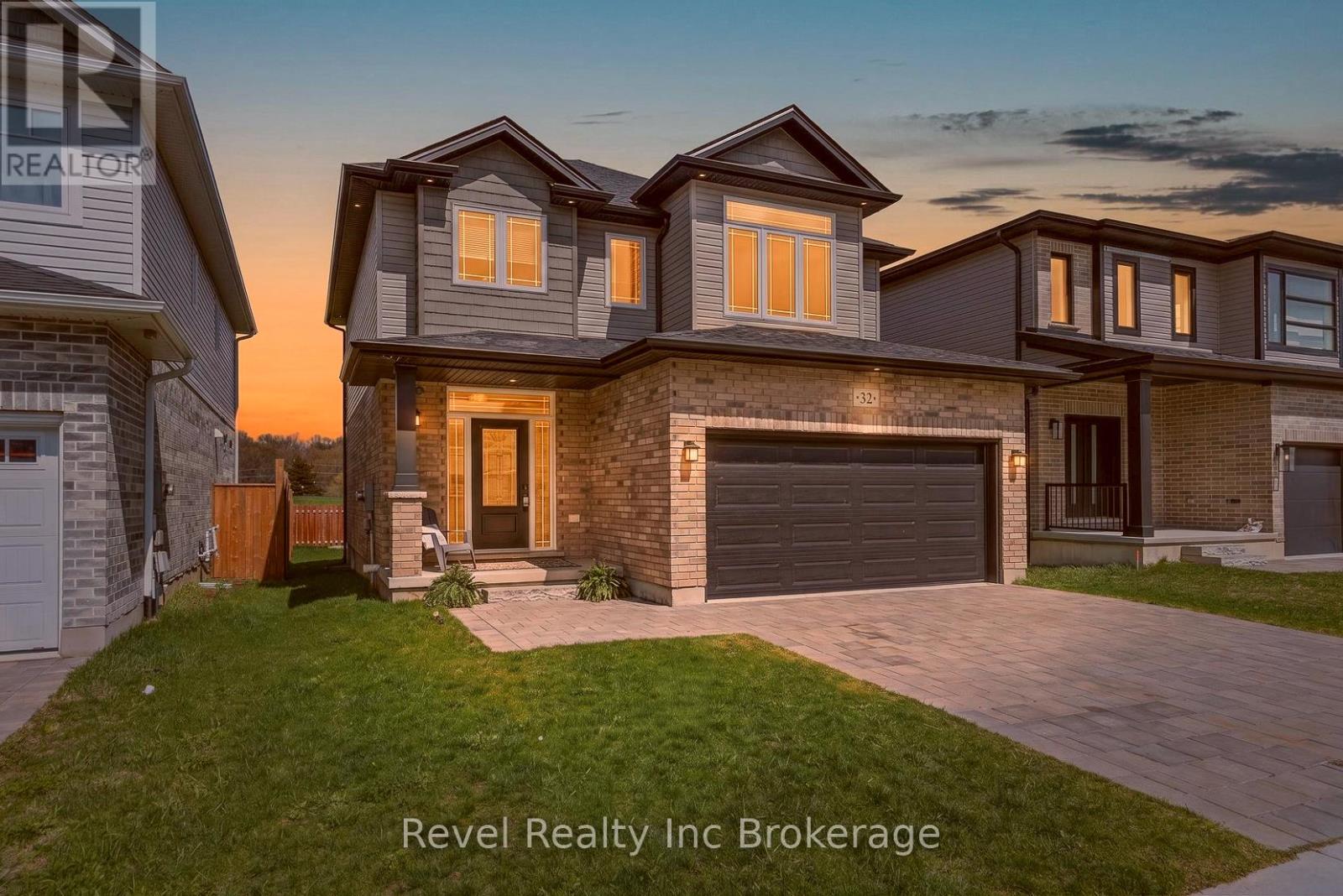 32 SUTHERLAND CRESCENT, Ingersoll, Ontario