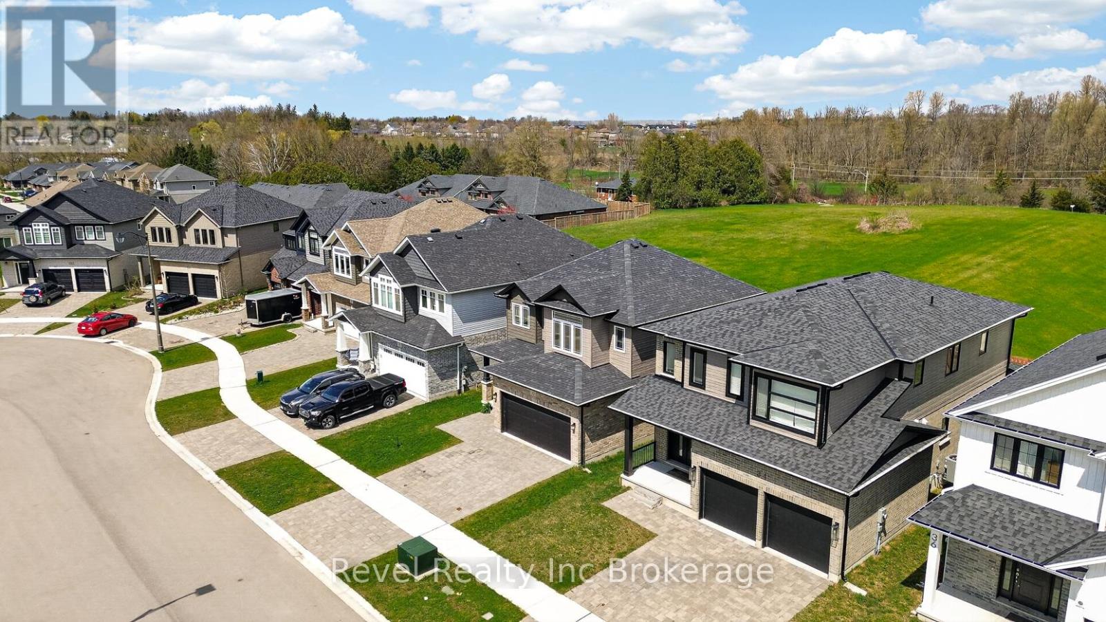 32 Sutherland Crescent, Ingersoll, Ontario  N5C 0E4 - Photo 3 - X13020060