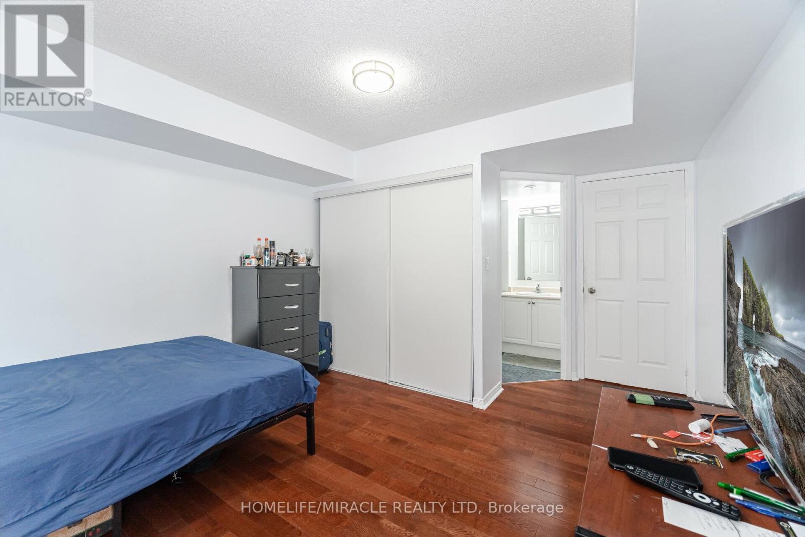 2002 - 3049 Finch Avenue W, Toronto, Ontario  M9M 0A5 - Photo 19 - W13014084