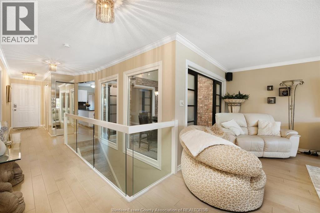 438 Martinique Avenue, Windsor, Ontario  N8P 1G7 - Photo 3 - 26008608