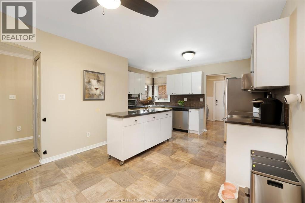 438 Martinique Avenue, Windsor, Ontario  N8P 1G7 - Photo 8 - 26008608