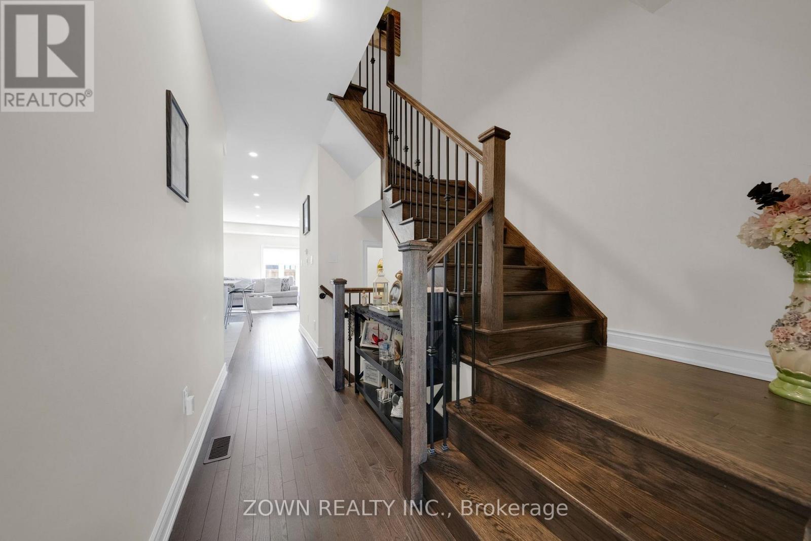 81 Lorne Thomas Place, New Tecumseth, Ontario  L9R 0T8 - Photo 4 - N13019968