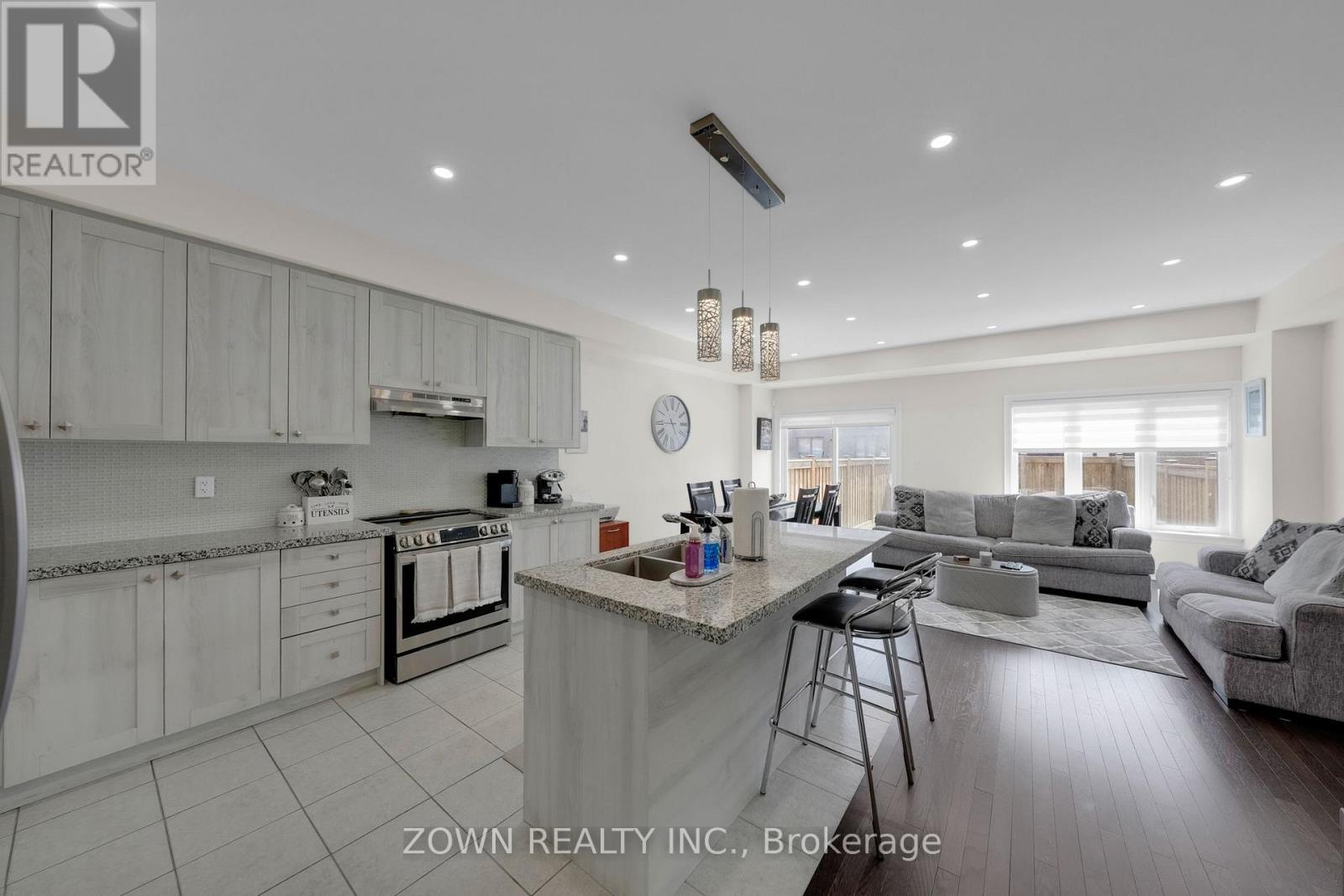 81 Lorne Thomas Place, New Tecumseth, Ontario  L9R 0T8 - Photo 5 - N13019968