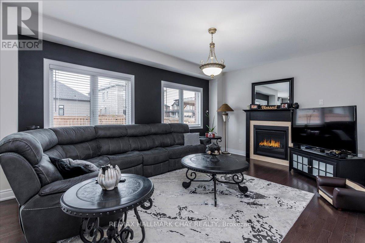 1171 Quarry Drive, Innisfil, Ontario  L9S 4W8 - Photo 4 - N13020042