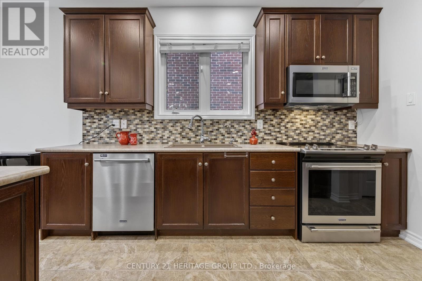 136 Riveredge Drive, Georgina, Ontario  L4P 2P3 - Photo 10 - N13020152