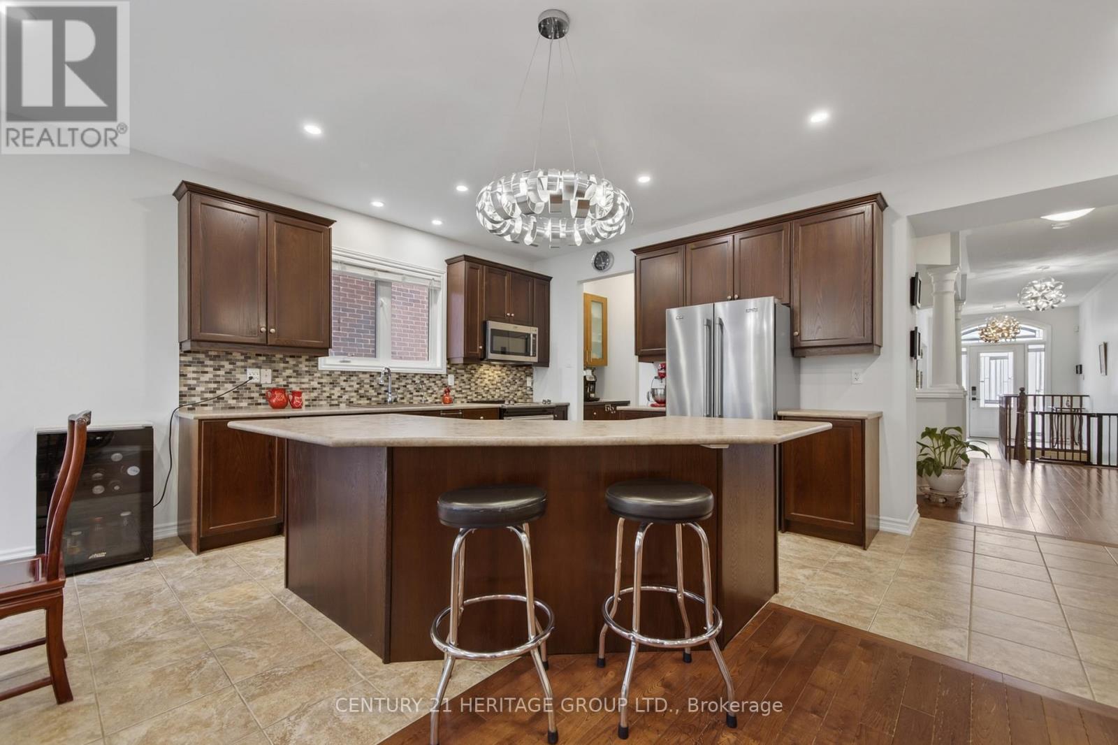 136 Riveredge Drive, Georgina, Ontario  L4P 2P3 - Photo 11 - N13020152