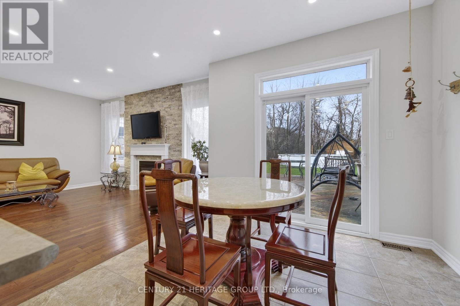 136 Riveredge Drive, Georgina, Ontario  L4P 2P3 - Photo 13 - N13020152