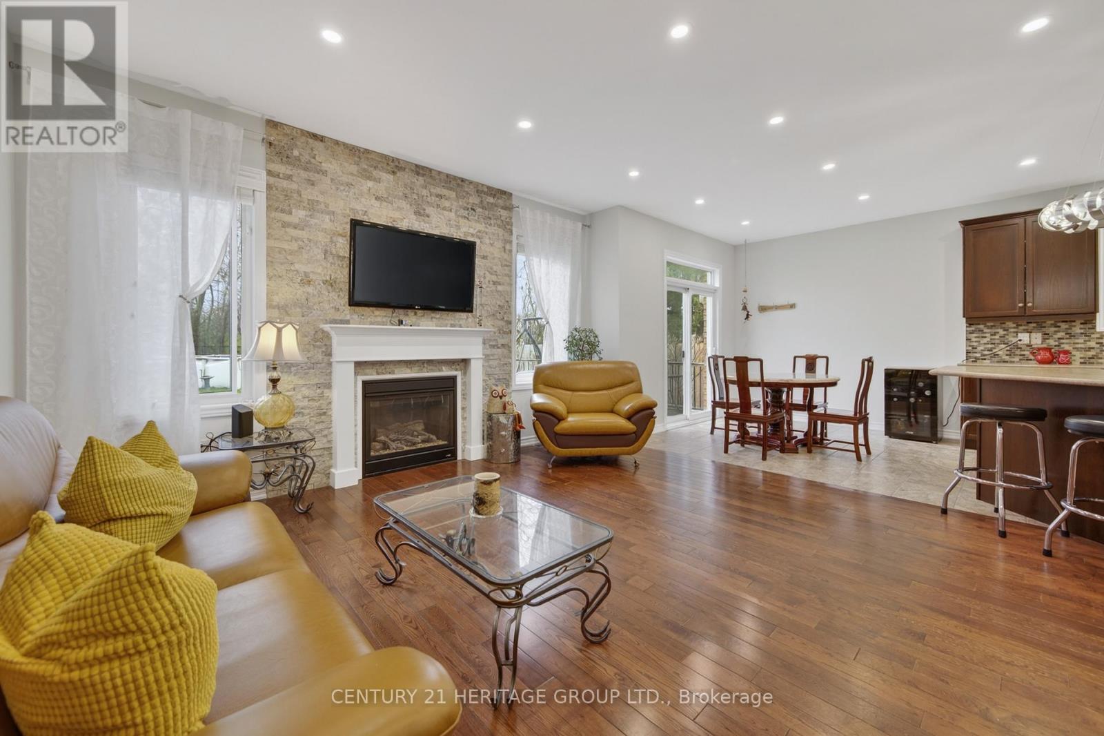 136 Riveredge Drive, Georgina, Ontario  L4P 2P3 - Photo 14 - N13020152