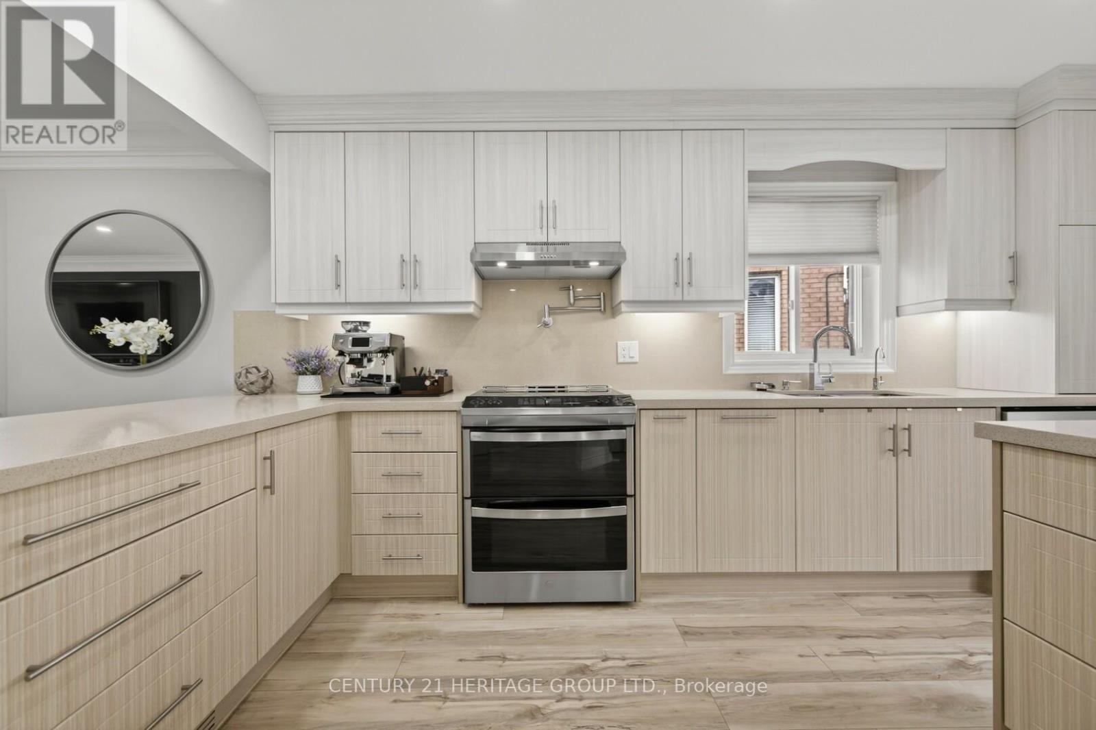 137 Cunningham Drive, Barrie (Ardagh), Ontario  L4N 5R3 - Photo 11 - S13019992