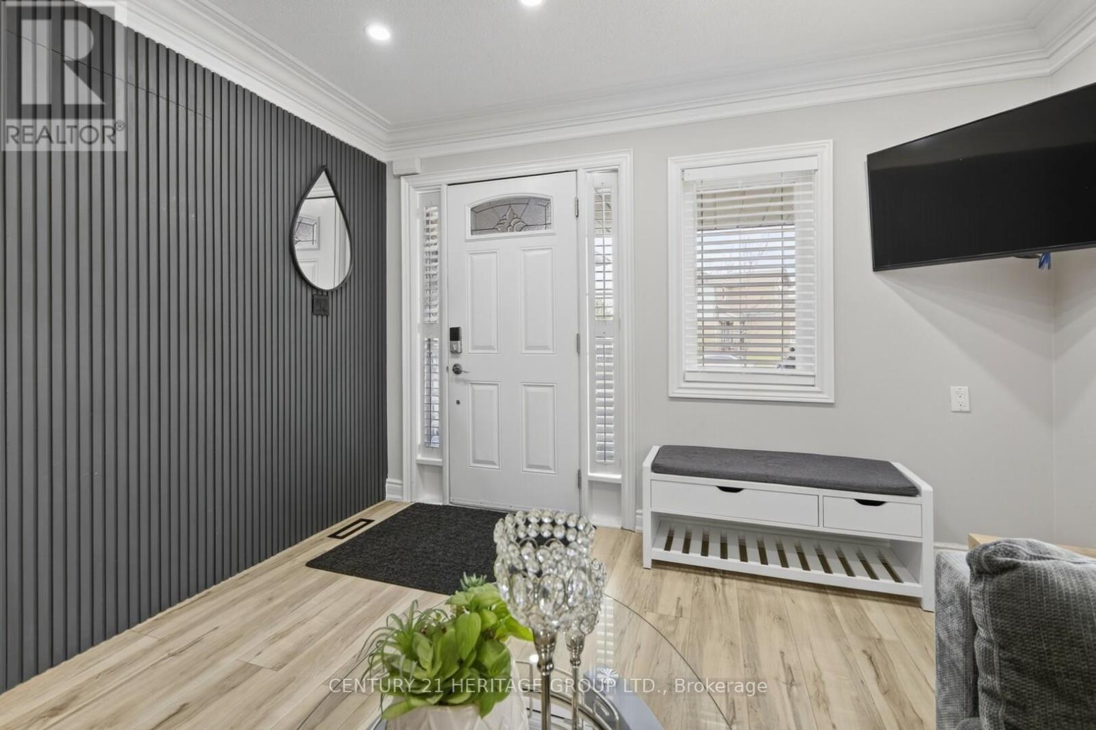 137 Cunningham Drive, Barrie (Ardagh), Ontario  L4N 5R3 - Photo 3 - S13019992