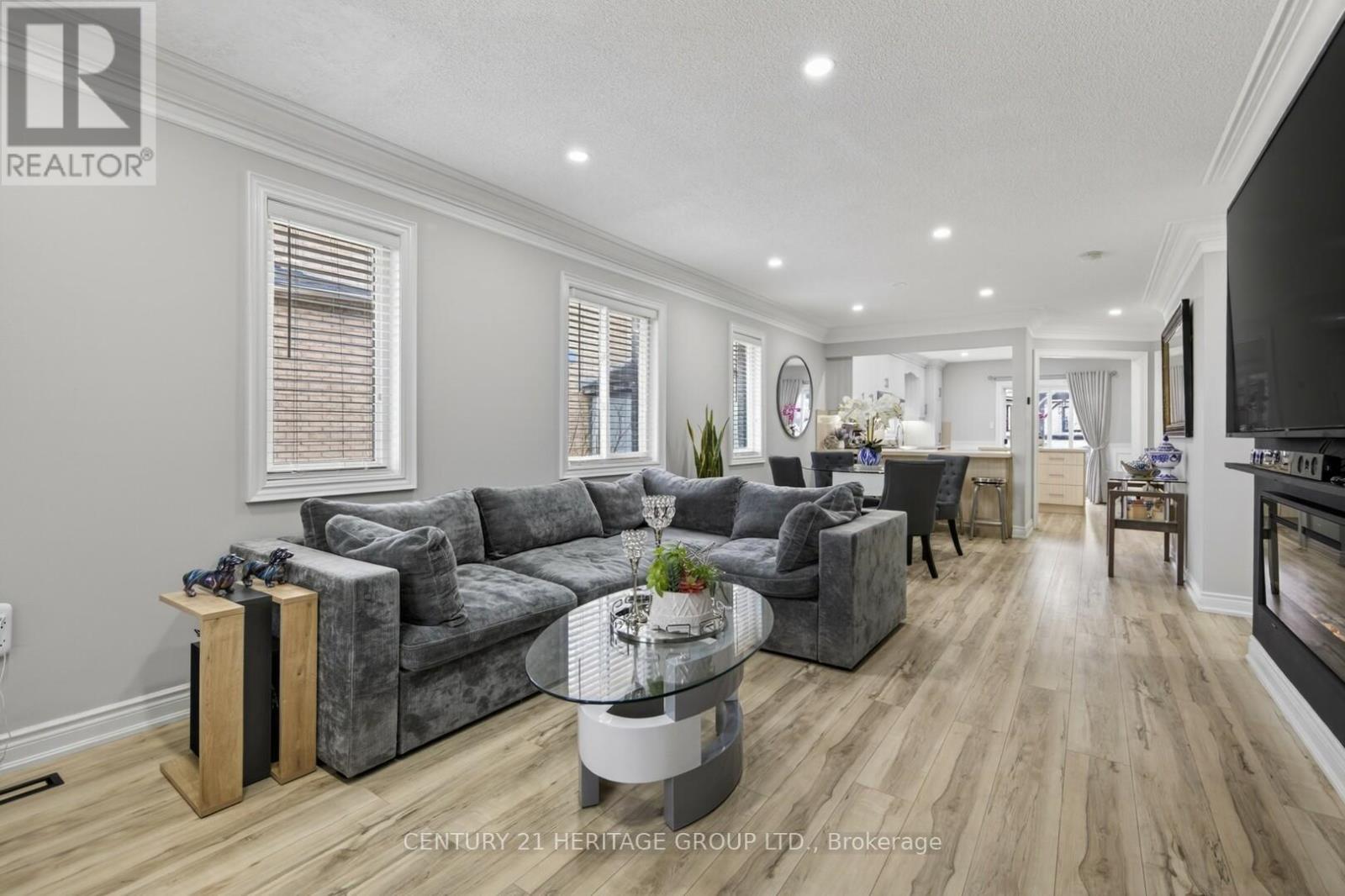 137 Cunningham Drive, Barrie (Ardagh), Ontario  L4N 5R3 - Photo 5 - S13019992