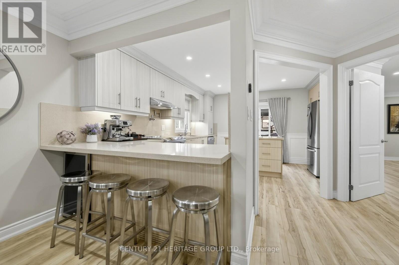 137 Cunningham Drive, Barrie (Ardagh), Ontario  L4N 5R3 - Photo 9 - S13019992