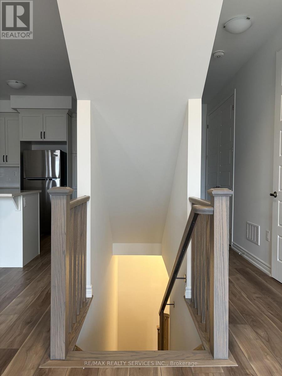 92 Yorkshire Drive, Barrie, Ontario  L9J 1B4 - Photo 10 - S13020070