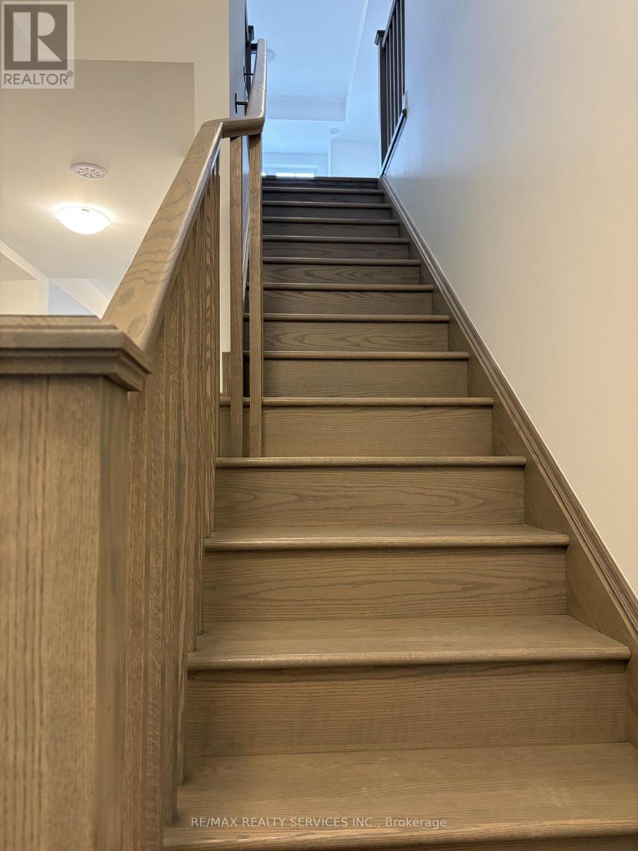 92 Yorkshire Drive, Barrie, Ontario  L9J 1B4 - Photo 14 - S13020070