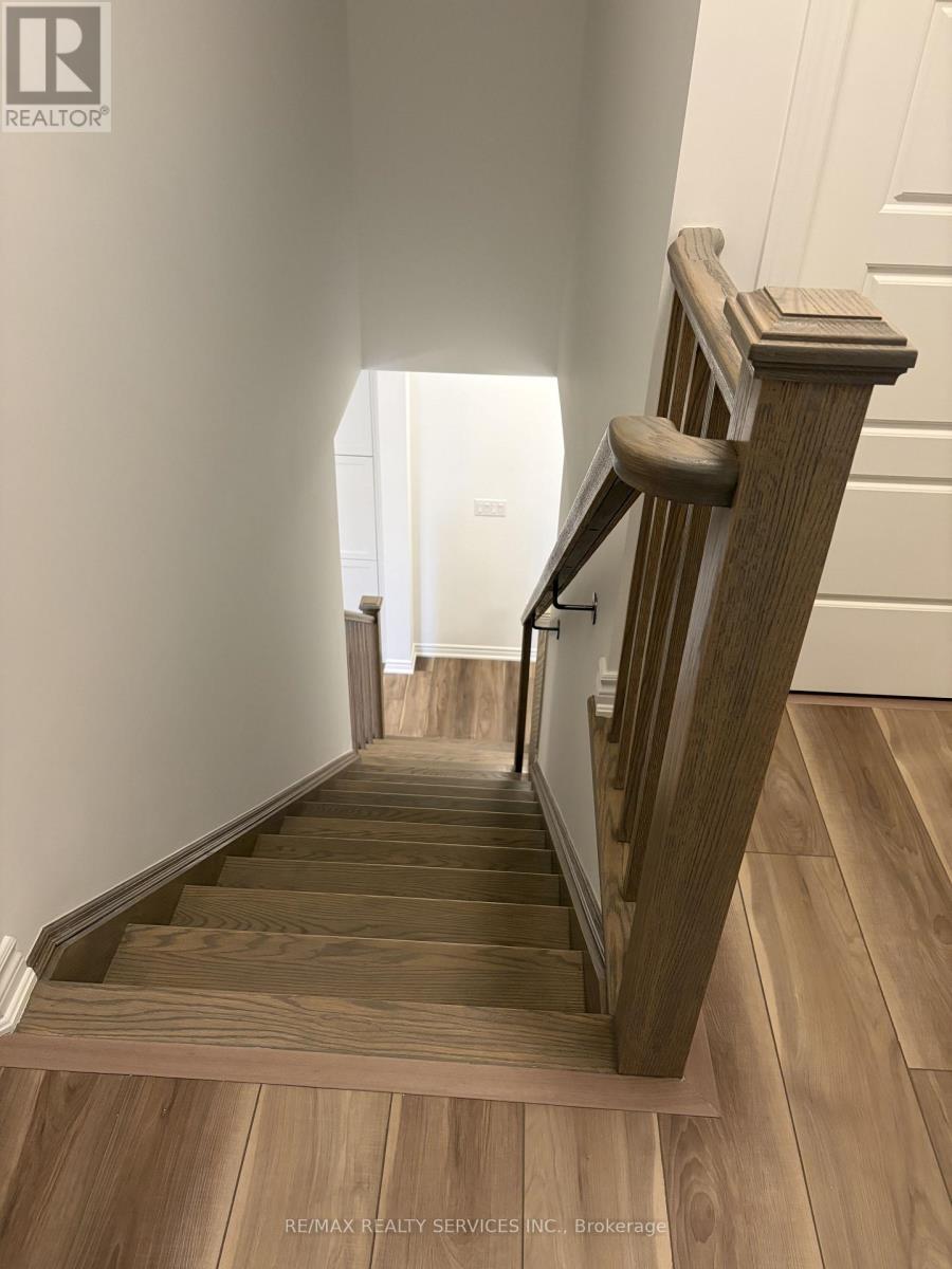 92 Yorkshire Drive, Barrie, Ontario  L9J 1B4 - Photo 15 - S13020070