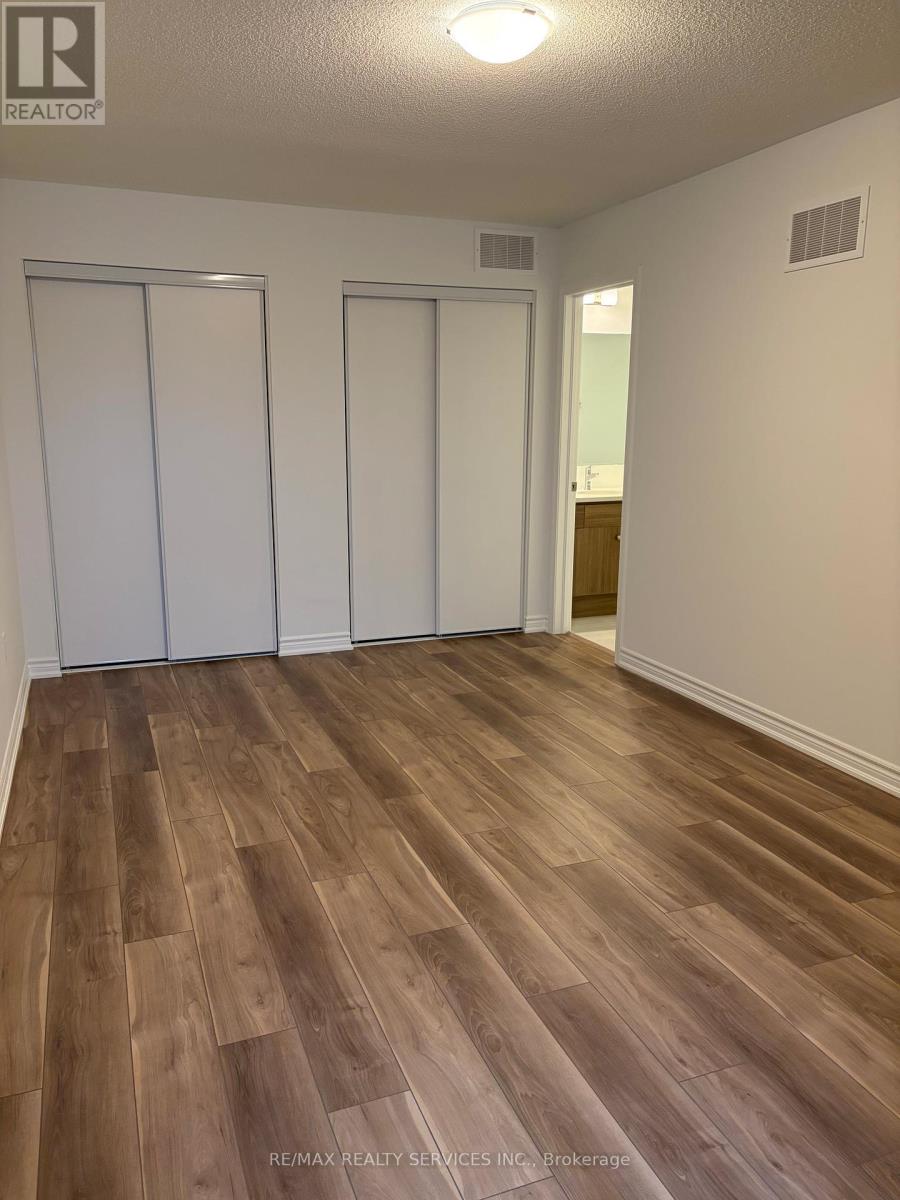 92 Yorkshire Drive, Barrie, Ontario  L9J 1B4 - Photo 17 - S13020070