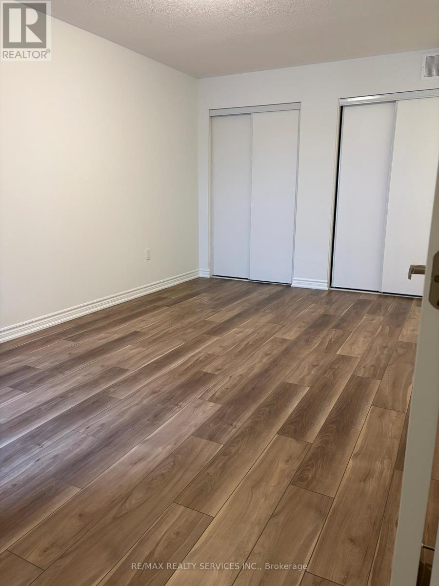 92 Yorkshire Drive, Barrie, Ontario  L9J 1B4 - Photo 18 - S13020070