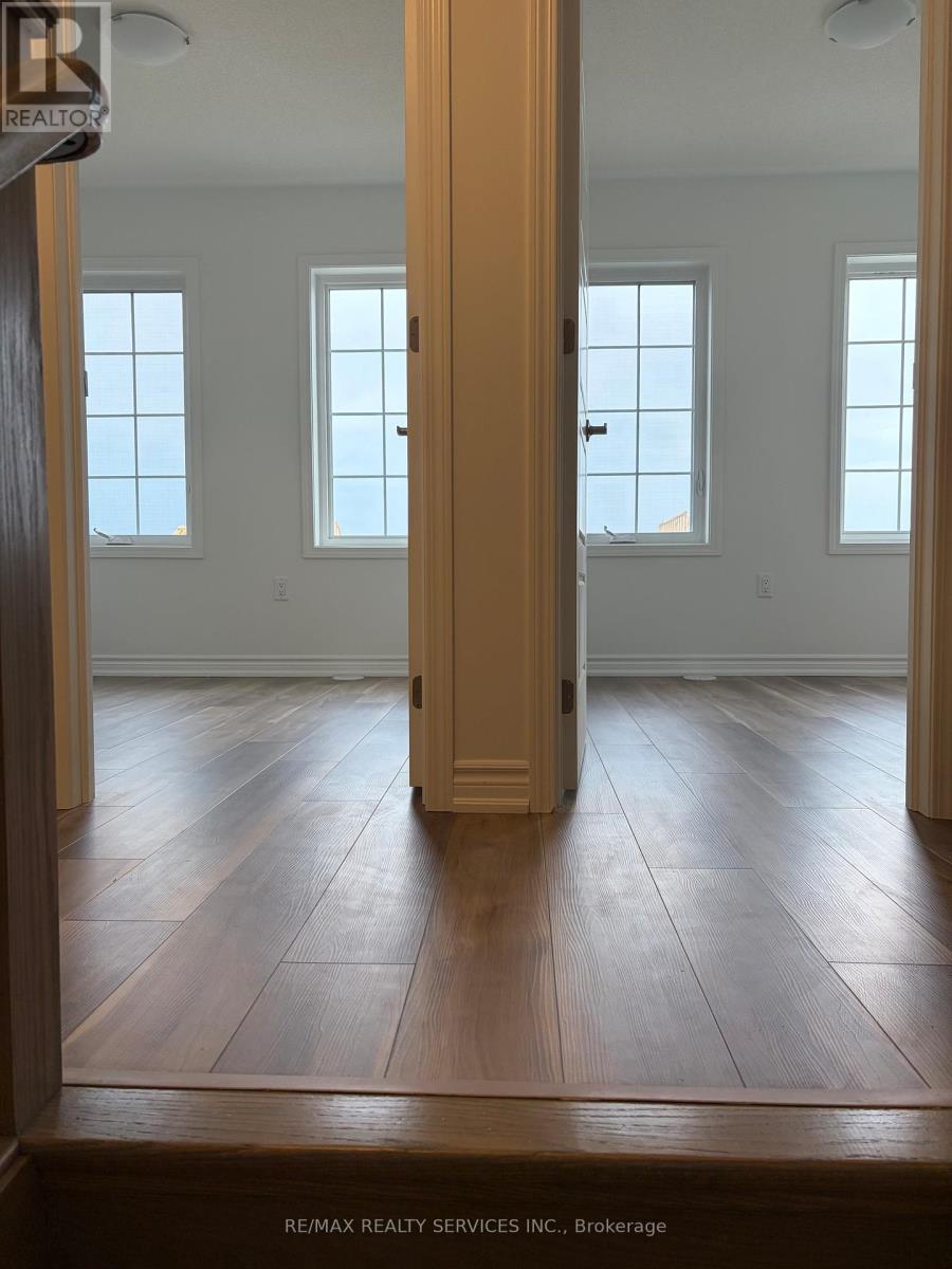 92 Yorkshire Drive, Barrie, Ontario  L9J 1B4 - Photo 19 - S13020070