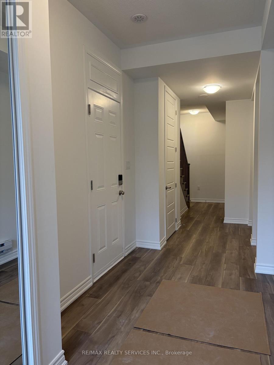 92 Yorkshire Drive, Barrie, Ontario  L9J 1B4 - Photo 3 - S13020070