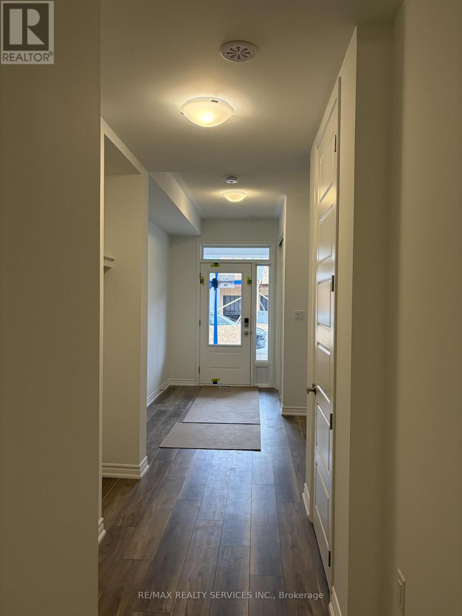 92 Yorkshire Drive, Barrie, Ontario  L9J 1B4 - Photo 4 - S13020070