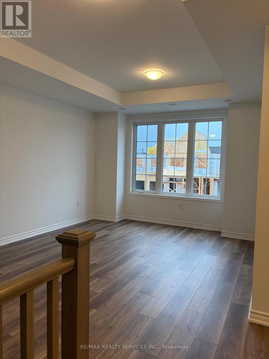 92 Yorkshire Drive, Barrie, Ontario  L9J 1B4 - Photo 5 - S13020070