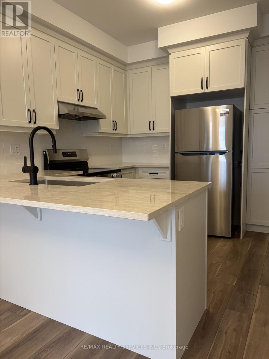 92 Yorkshire Drive, Barrie, Ontario  L9J 1B4 - Photo 6 - S13020070