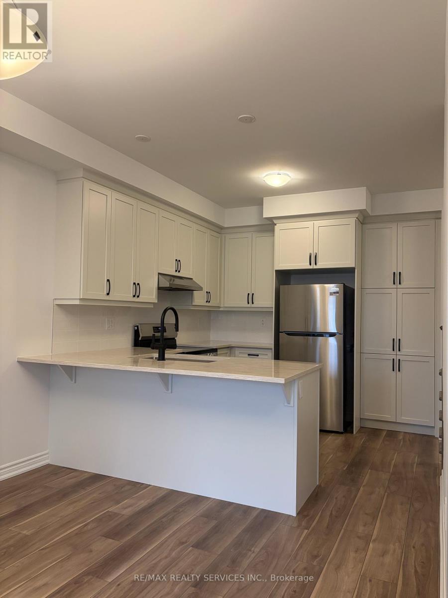 92 Yorkshire Drive, Barrie, Ontario  L9J 1B4 - Photo 7 - S13020070