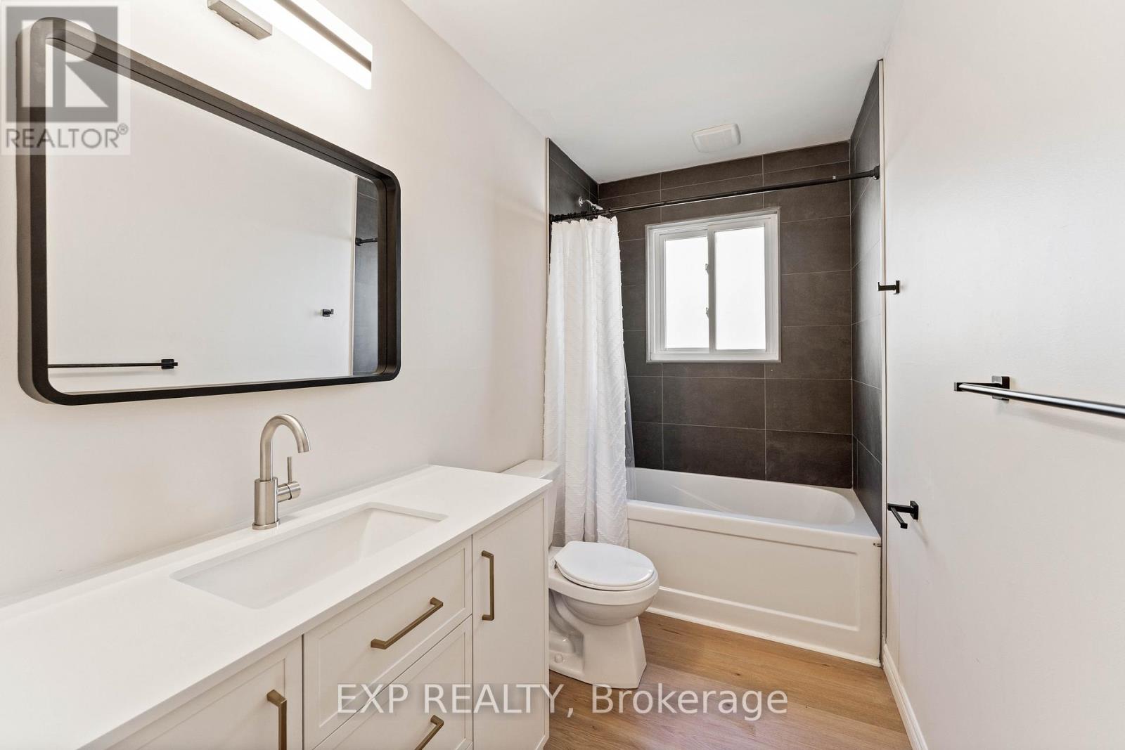 10 Kings Court, Orillia, Ontario  L3V 6S4 - Photo 2 - S13020130