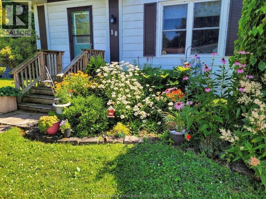 18 James Court, Chatham, Ontario  N7L 4Y8 - Photo 2 - 26008540