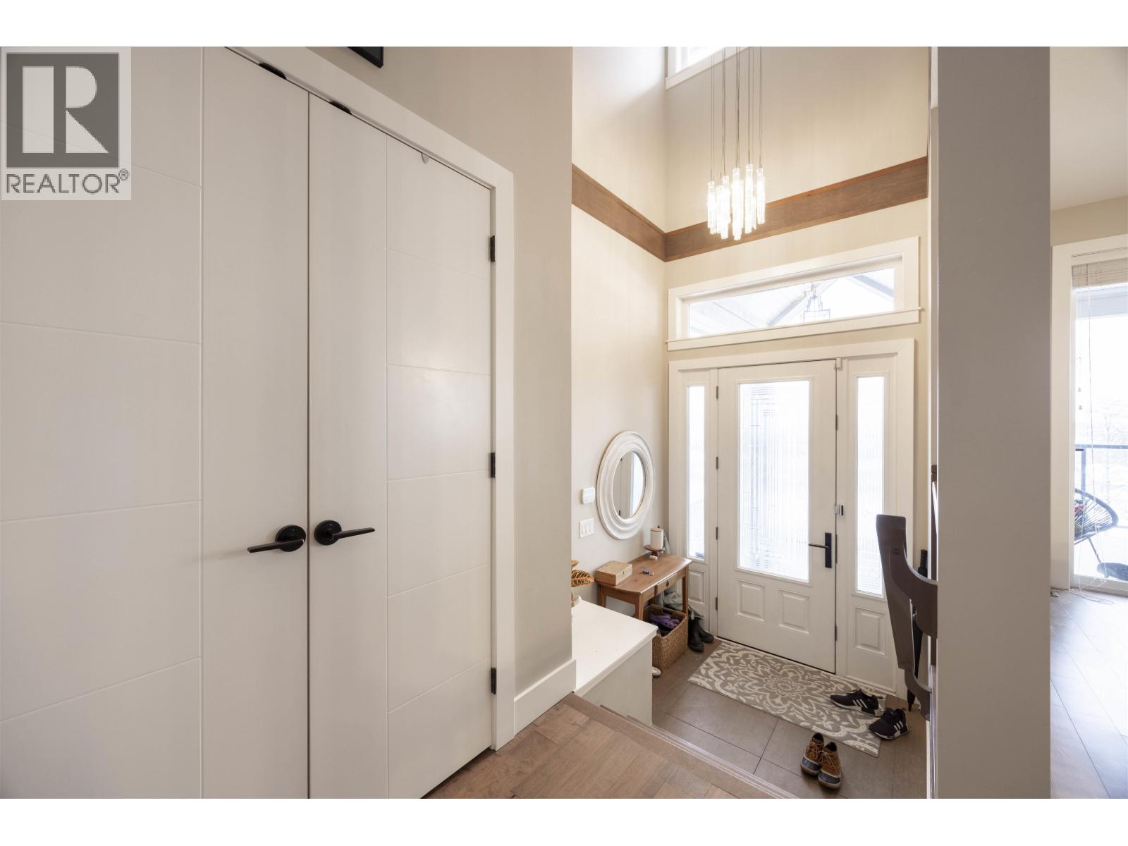 3501 Sheffield Avenue, Coquitlam, British Columbia  V3E 0K2 - Photo 2 - R3113013