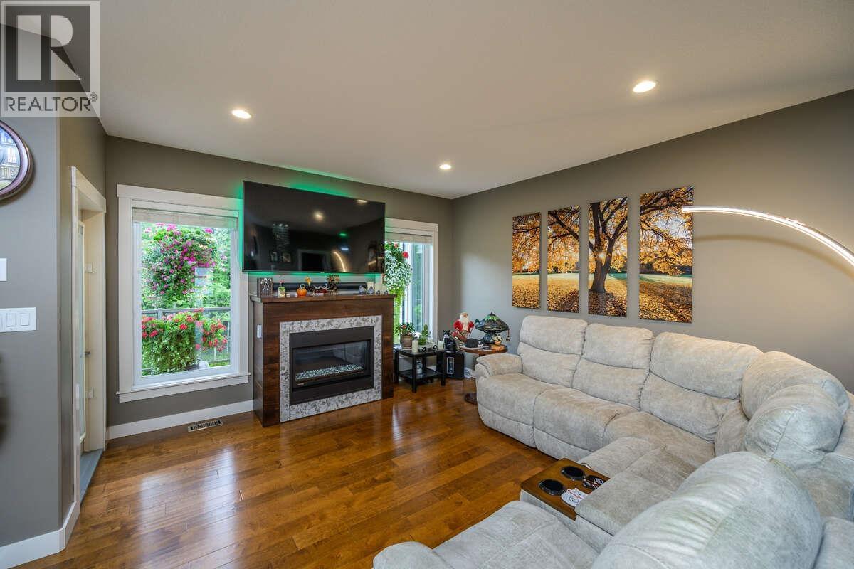 2693 Links Drive, Prince George, British Columbia  V2K 0A5 - Photo 8 - R3113154