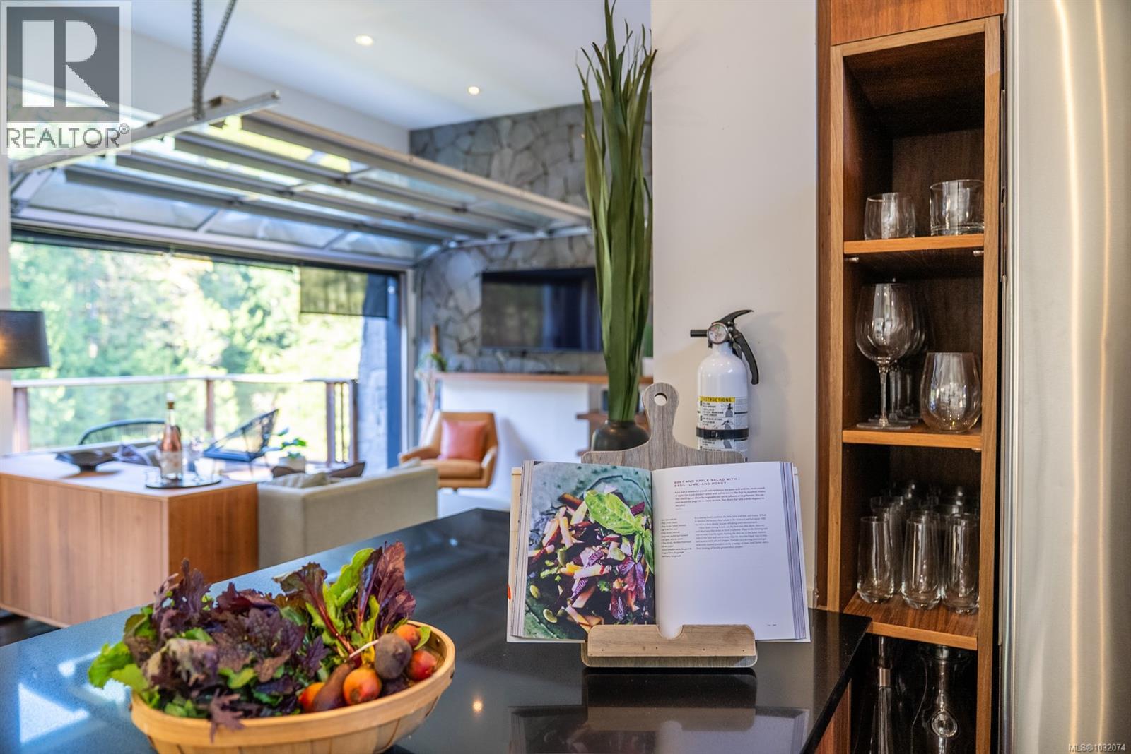 5582 Hooson Rd, Pender Island, British Columbia  V0N 2M1 - Photo 23 - 1032074