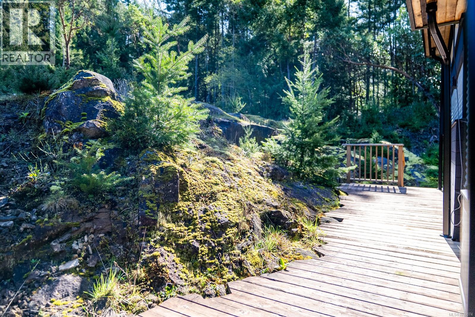 5582 Hooson Rd, Pender Island, British Columbia  V0N 2M1 - Photo 42 - 1032074