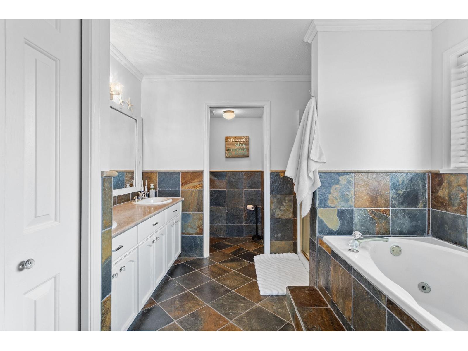 35993 Eaglecrest Place, Abbotsford, British Columbia  V3G 1E7 - Photo 28 - R3086377