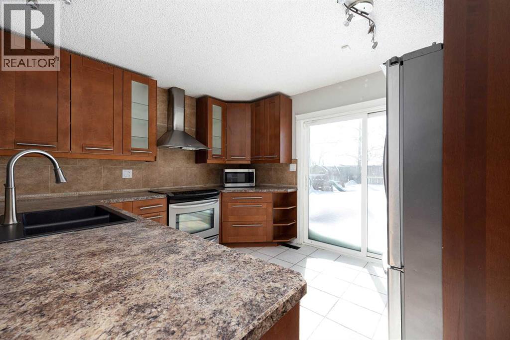 189 Farrell Crescent, Fort Mcmurray, Alberta  T9K 1L9 - Photo 3 - A2289052