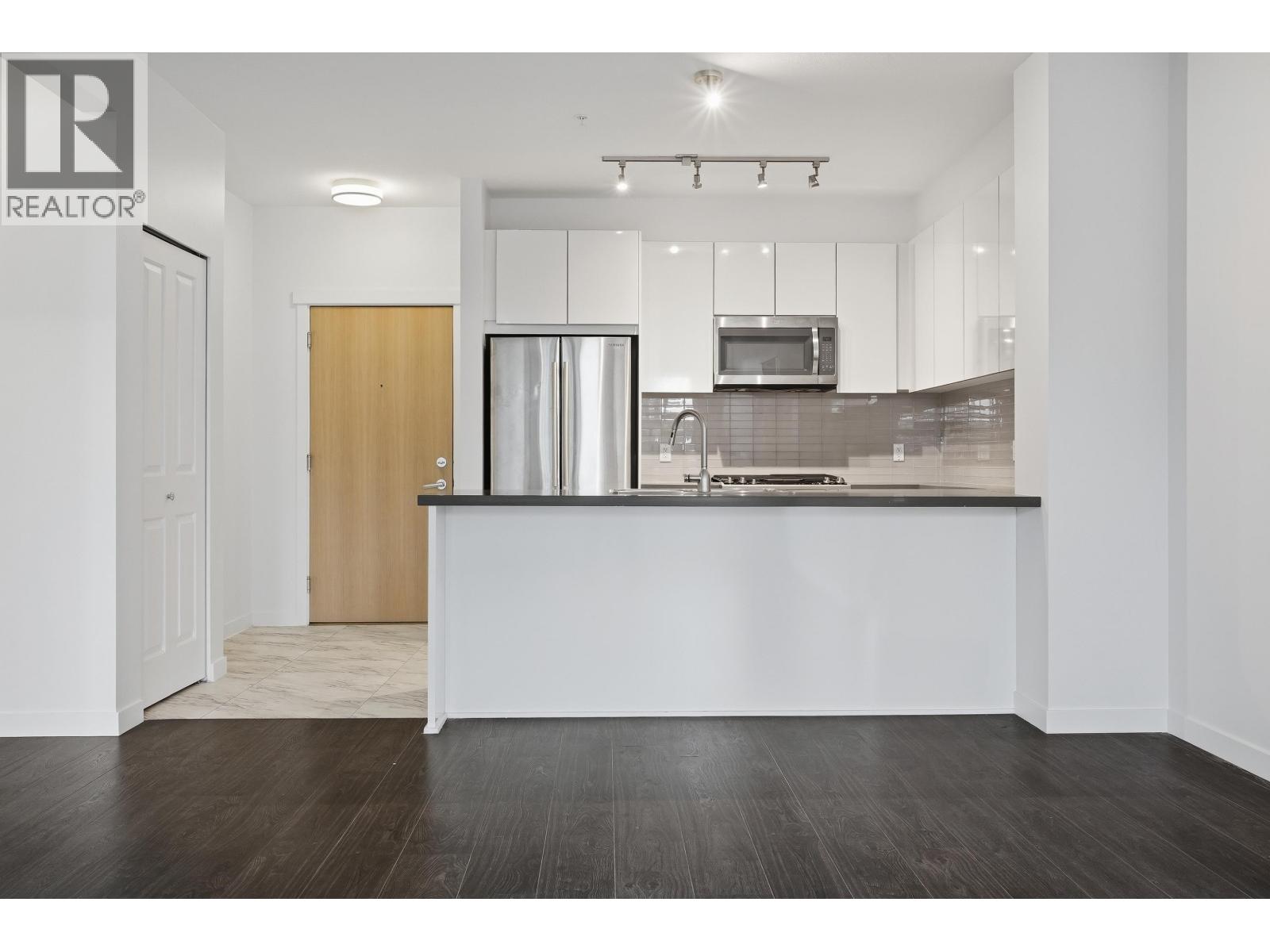 302 607 Cottonwood Avenue, Coquitlam, British Columbia  V3J 0H1 - Photo 8 - R3112244