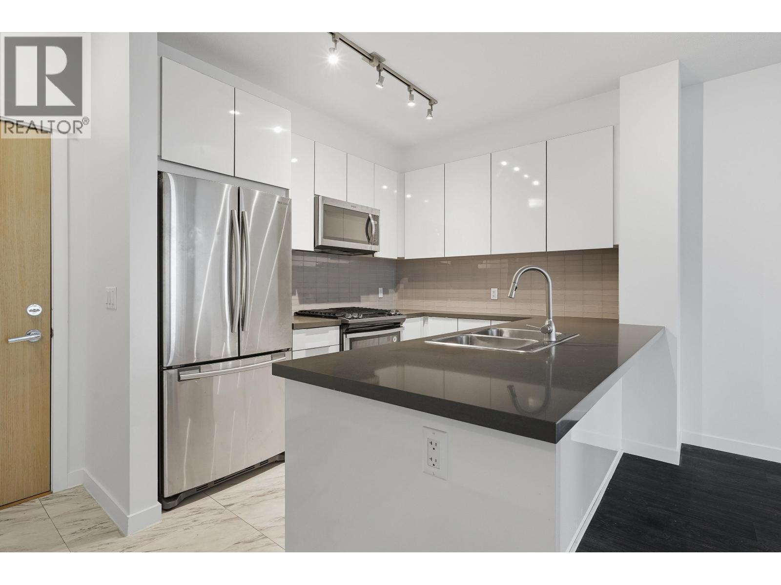 302 607 Cottonwood Avenue, Coquitlam, British Columbia  V3J 0H1 - Photo 7 - R3112244