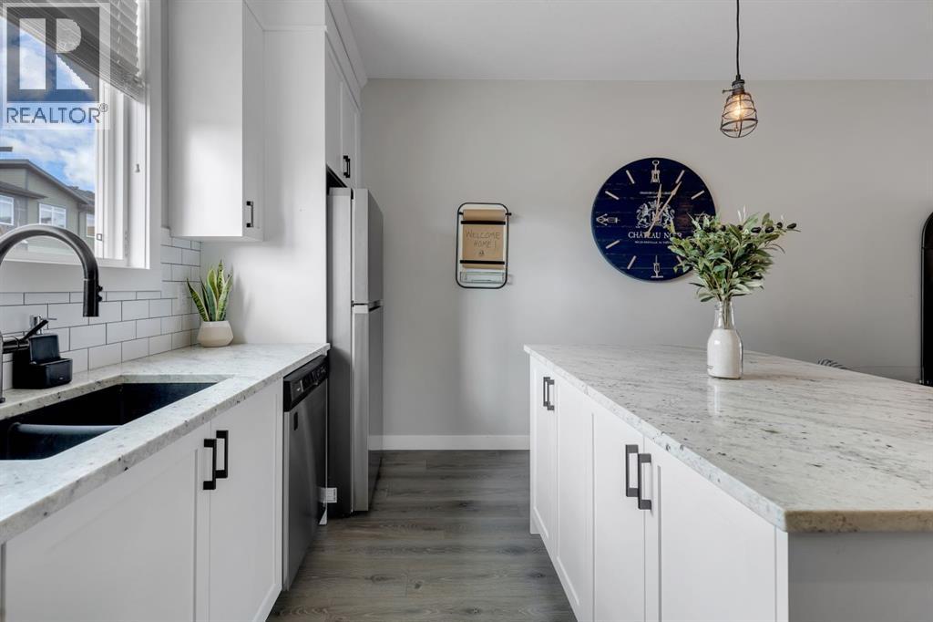 11 Sage Bluff Gate NW, Calgary, Alberta  T3R 1T5 - Photo 2 - A2294497