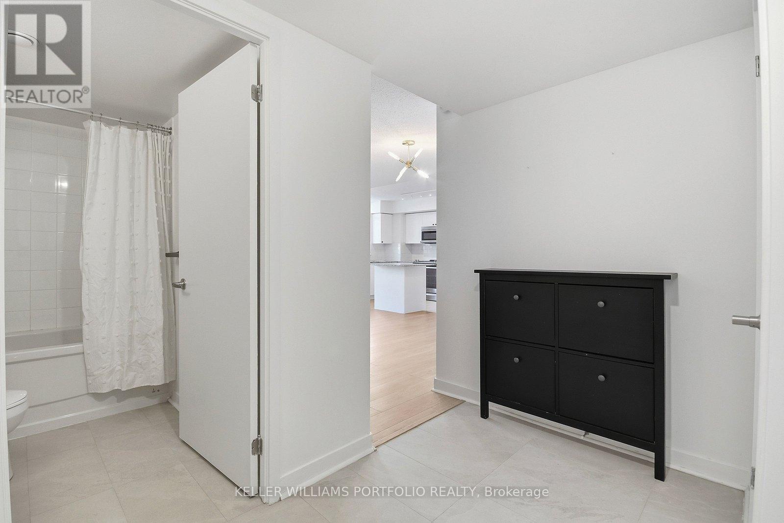 119 - 816 Lansdowne Avenue, Toronto, Ontario  M6H 4K6 - Photo 2 - W13019864