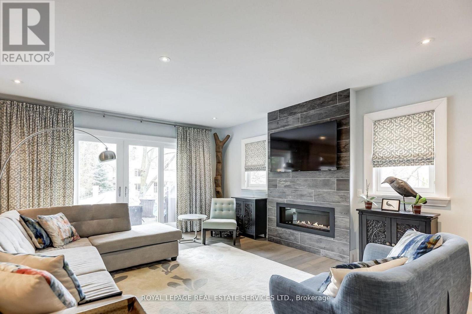 34 Lambeth Road, Toronto, Ontario  M9A 2Y7 - Photo 4 - W13019878