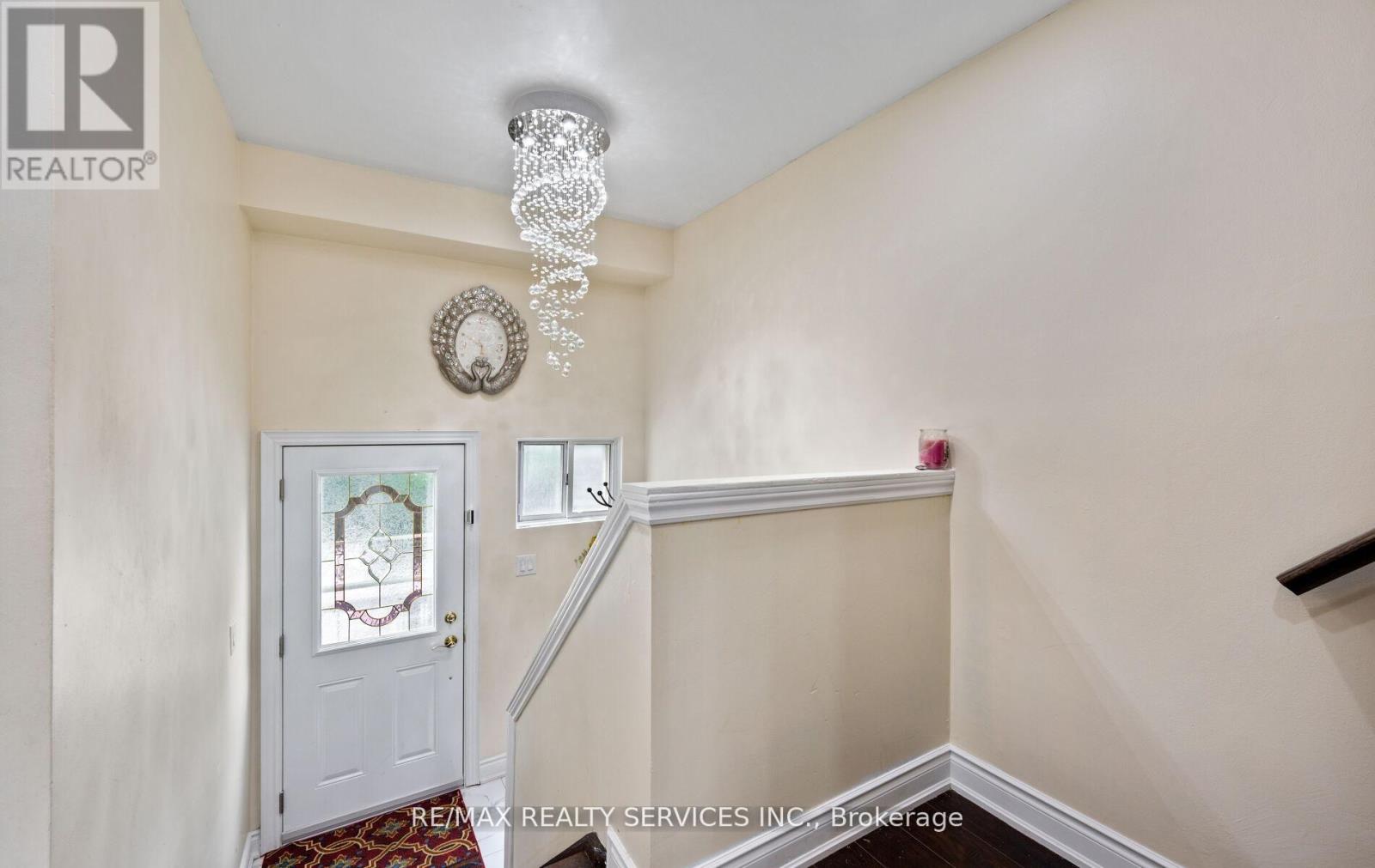 124 - 124 Baronwood Court, Brampton, Ontario  L6V 3H7 - Photo 6 - W13019880