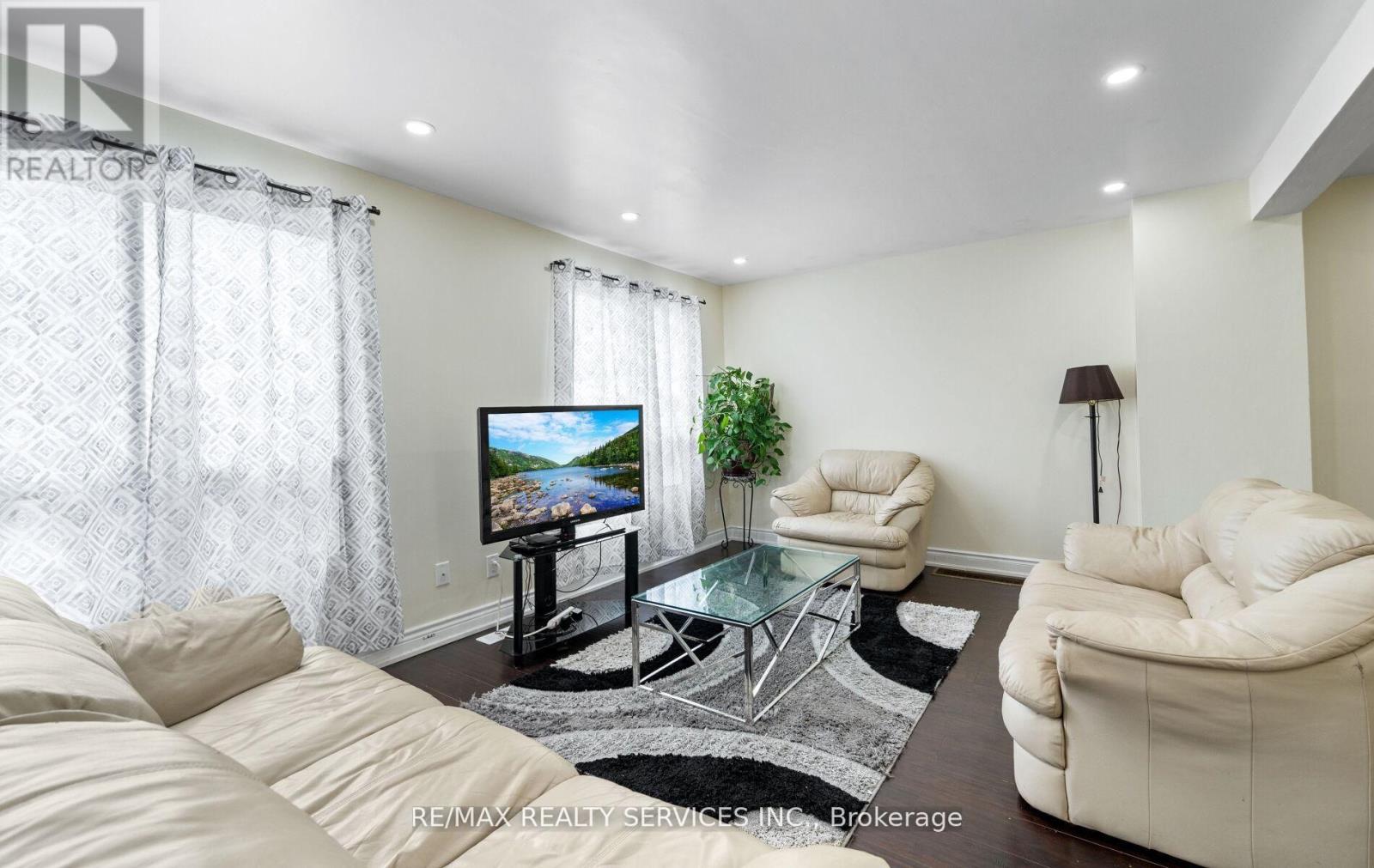 124 - 124 Baronwood Court, Brampton, Ontario  L6V 3H7 - Photo 9 - W13019880