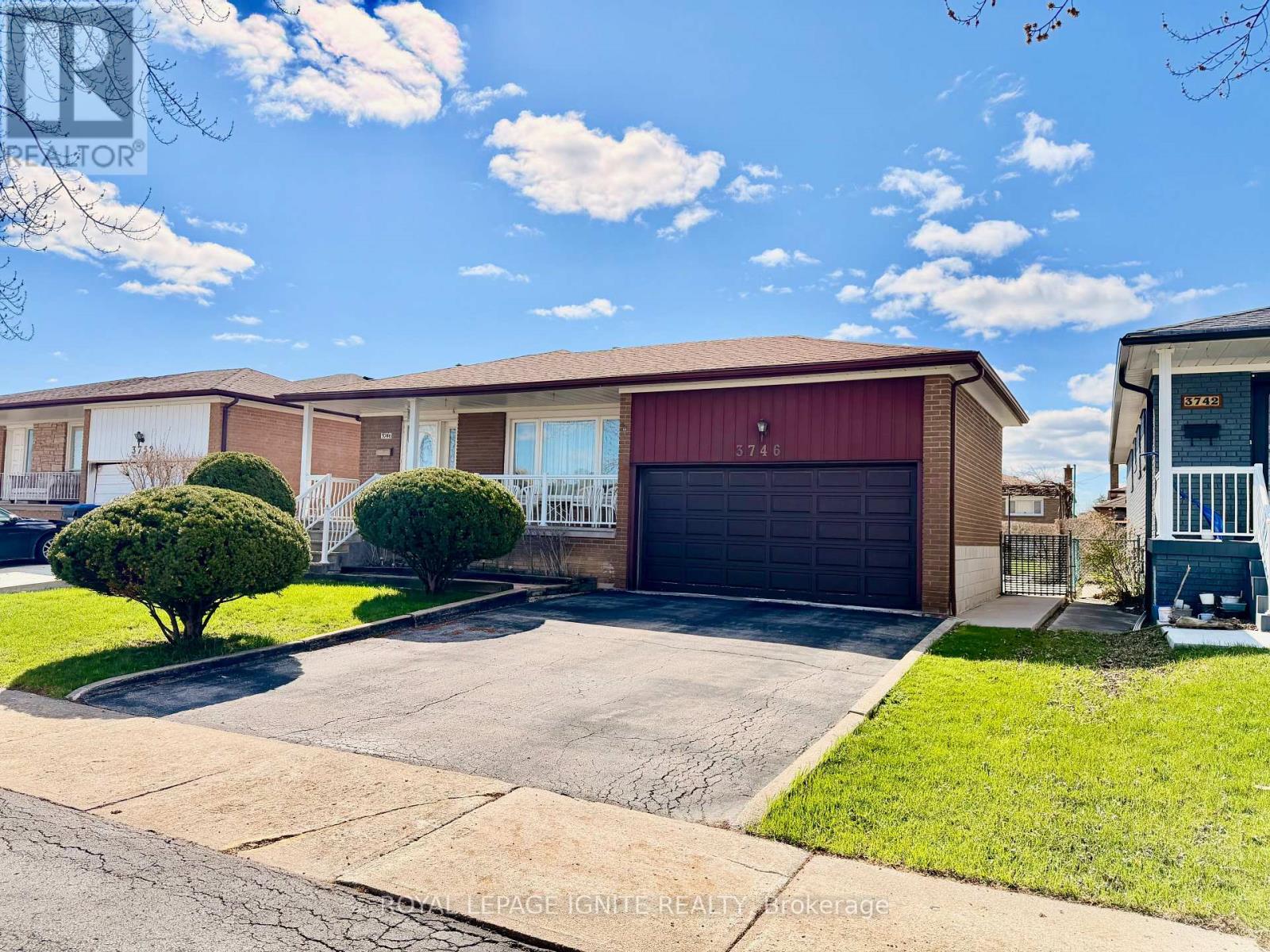 3746 Teeswater Road, Mississauga, Ontario  L4T 2A4 - Photo 3 - W13020036