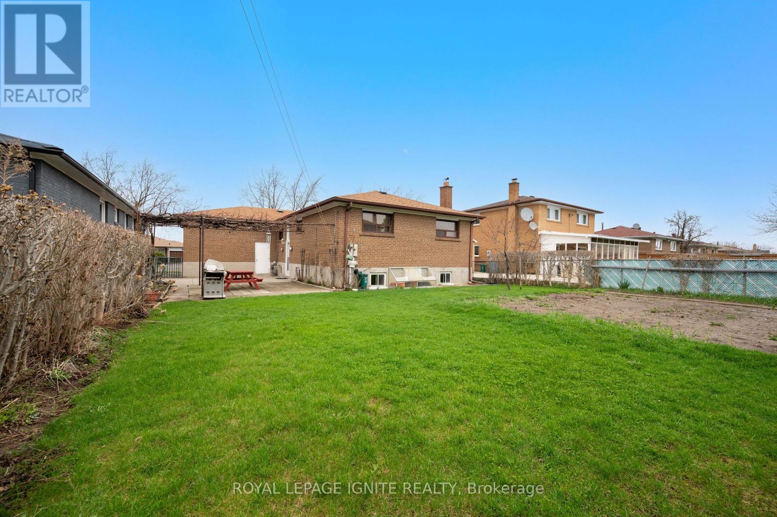 3746 Teeswater Road, Mississauga, Ontario  L4T 2A4 - Photo 43 - W13020036