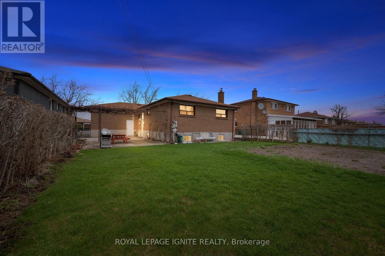 3746 Teeswater Road, Mississauga, Ontario  L4T 2A4 - Photo 44 - W13020036