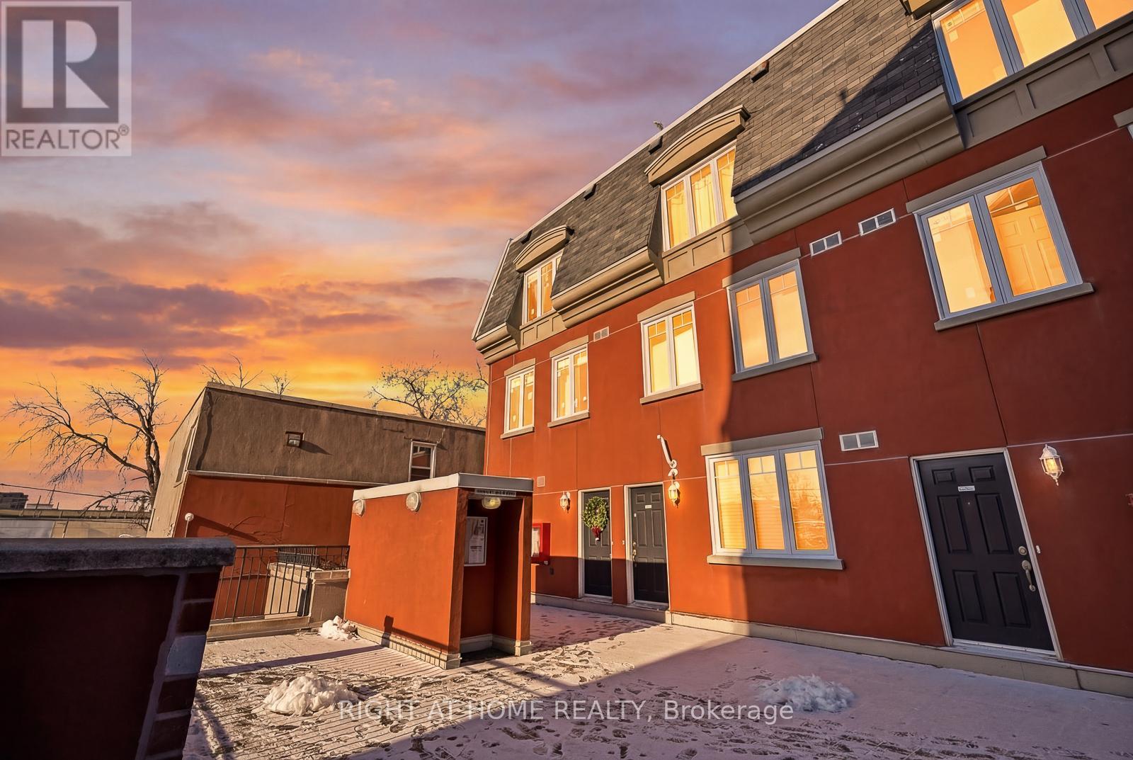 217 - 3400 Lake Shore Boulevard W, Toronto, Ontario  M8W 4Z9 - Photo 3 - W13020062