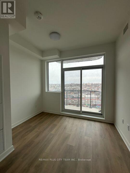 913 - 1185 Dupont Street, Toronto, Ontario  M6H 0G5 - Photo 2 - W13020064