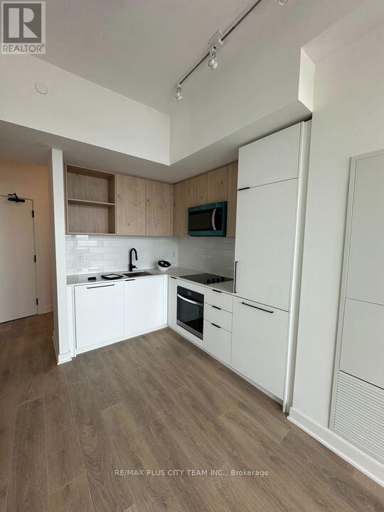 913 - 1185 Dupont Street, Toronto, Ontario  M6H 0G5 - Photo 3 - W13020064