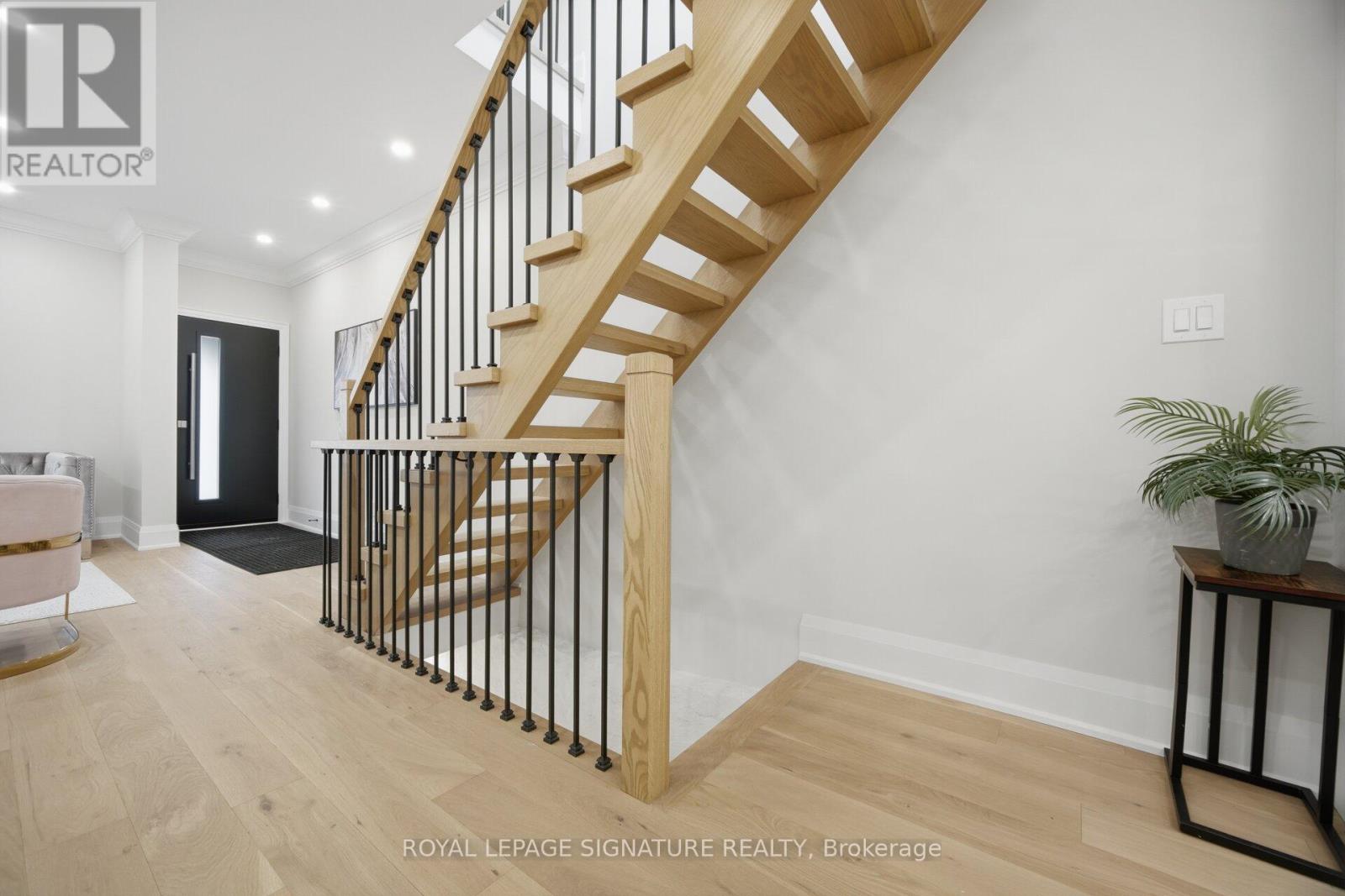 241 Maria Street, Toronto, Ontario  M6P 1W6 - Photo 29 - W13020072